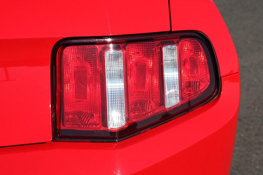  Ford Mustang V6 2012 года  (фото 63 из 133)